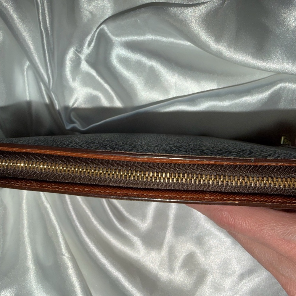 Louis Vuitton Monogram Zippy Wallet - Picture 3 of 9